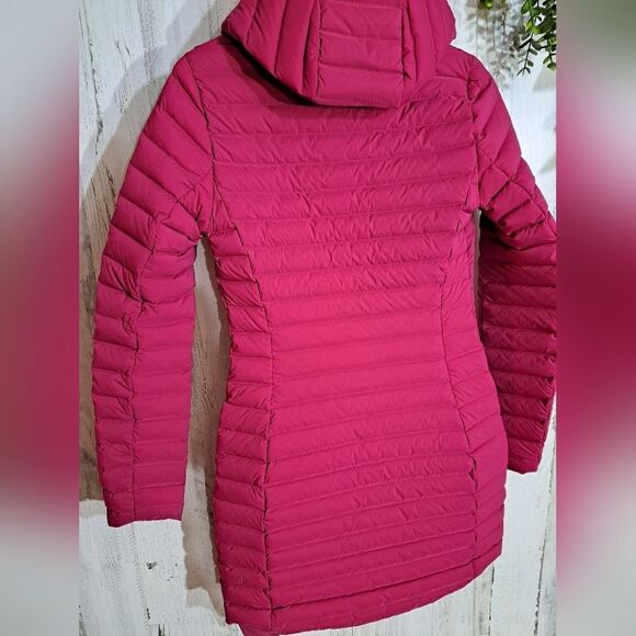 Lululemon Pack It Down Puffer Jacket in Pomegranate with carry bag - Picture 15 of 16